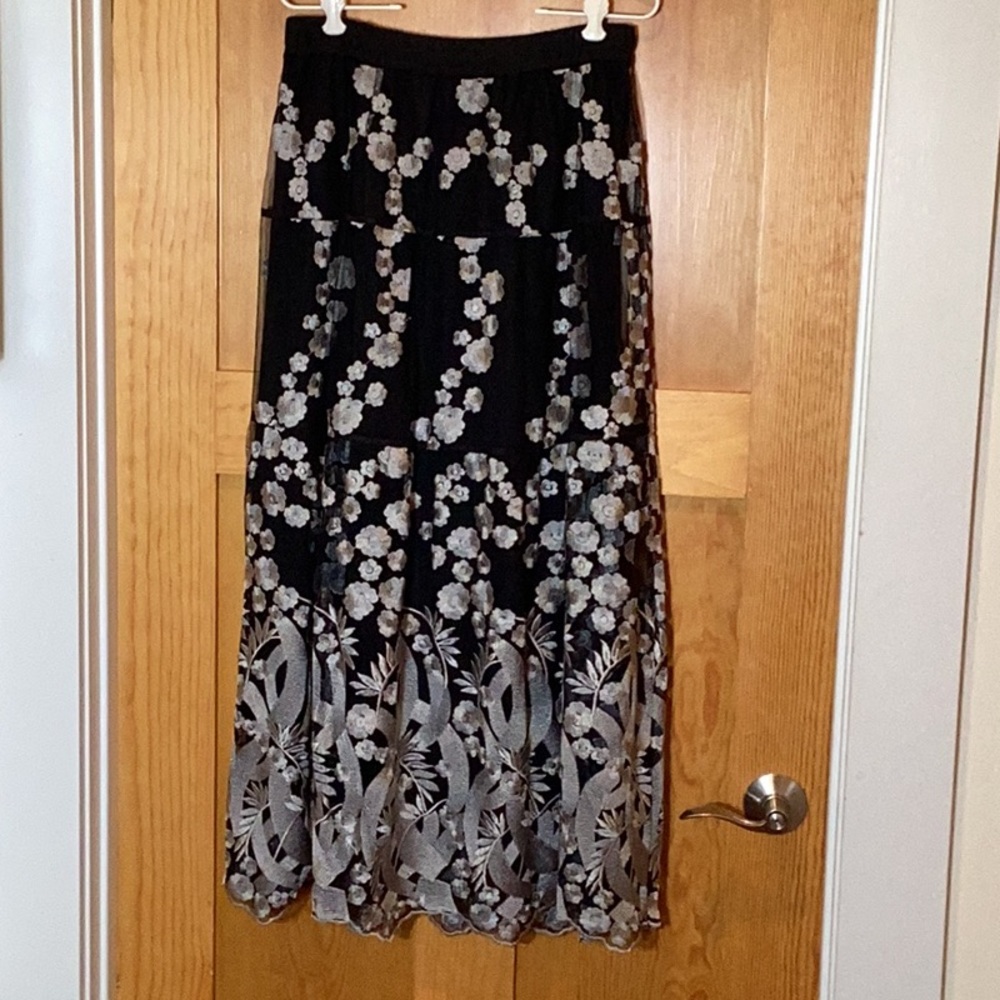 Black & Silver Layered Skirt - Picture 6 of 8